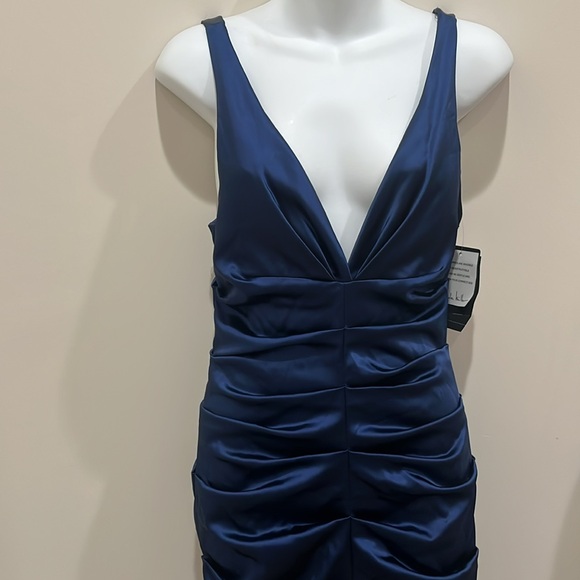 Nicole Miller Collection, size 6 sky blue satin material. - Picture 2 of 7